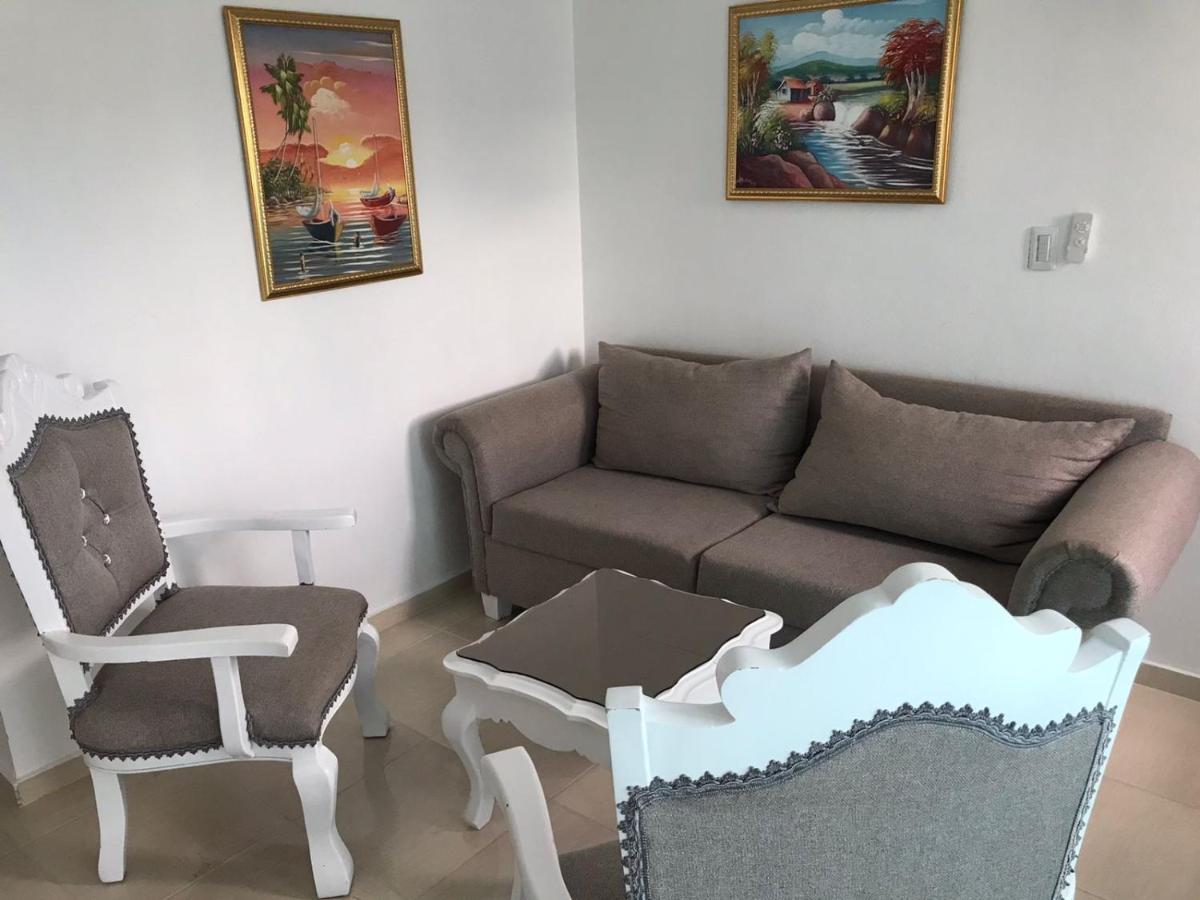 Apartamento Los Rieles 산티아고 데 로스 카바예로스 외부 사진